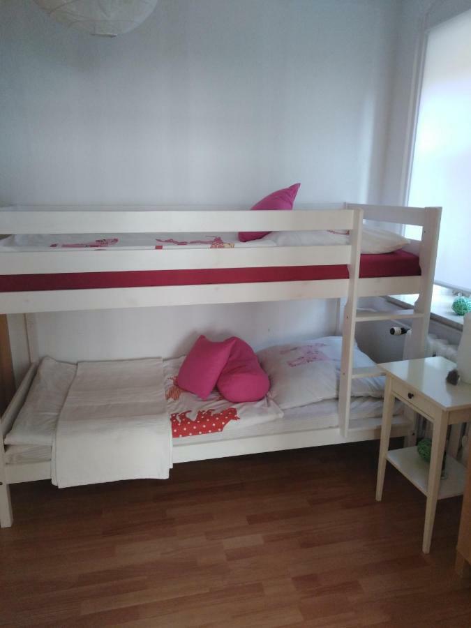 Ferienwohnung Wettin Екстер'єр фото