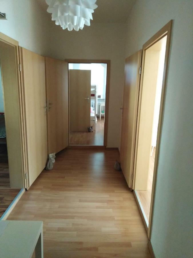 Ferienwohnung Wettin Екстер'єр фото